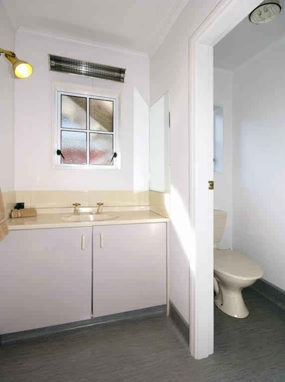 Settlers Motor Lodge Lower Hutt Buitenkant foto